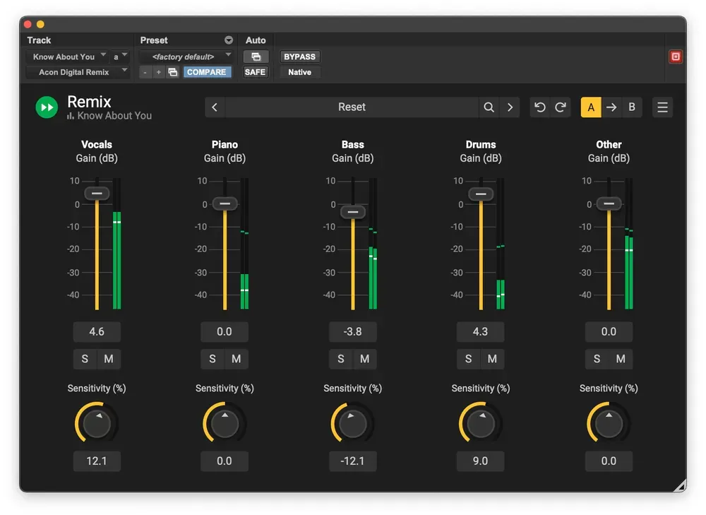 Interfaz de Acon Digital Remix con los stems de voz, piano, bajo, batería y otros