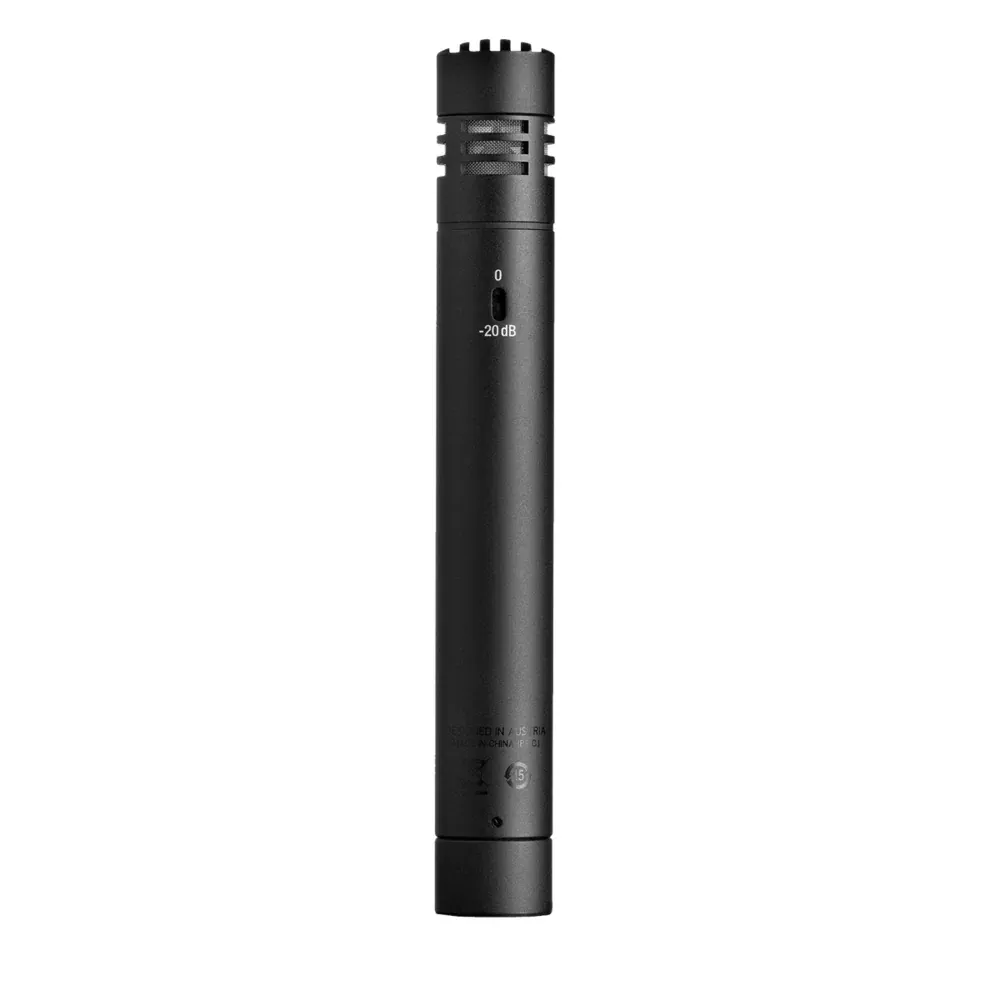Cuerpo del AKG P170 con su interruptor de atenuación