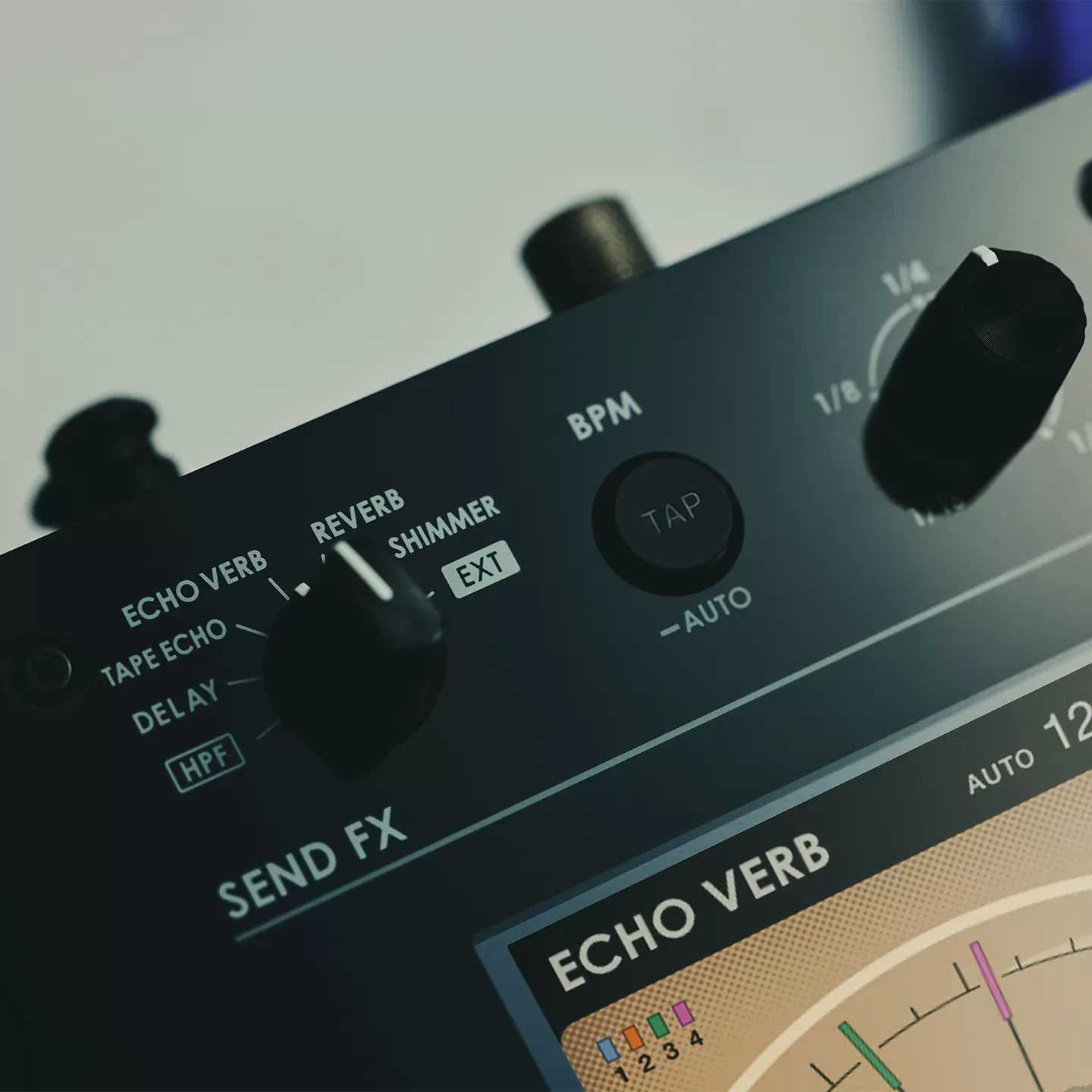 Sección Send FX del Euphonia con Echo Verb, Tape Echo, Delay, Reverb, Shimmer y HPF