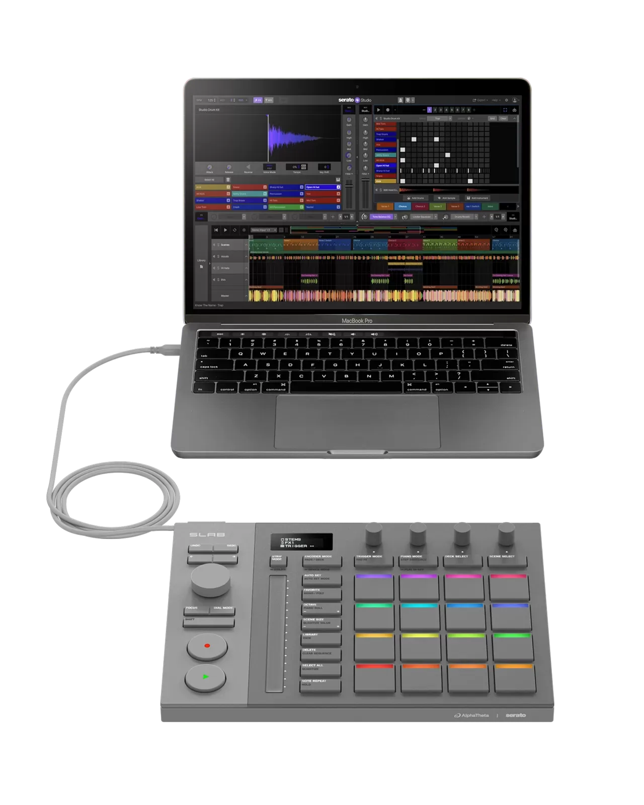 AlphaTheta SLAB conectado a un laptop con Serato Studio