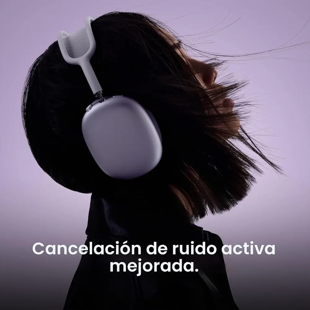 Mujer con los AirPods Max 2 morado puestos, cancelación activa de ruido