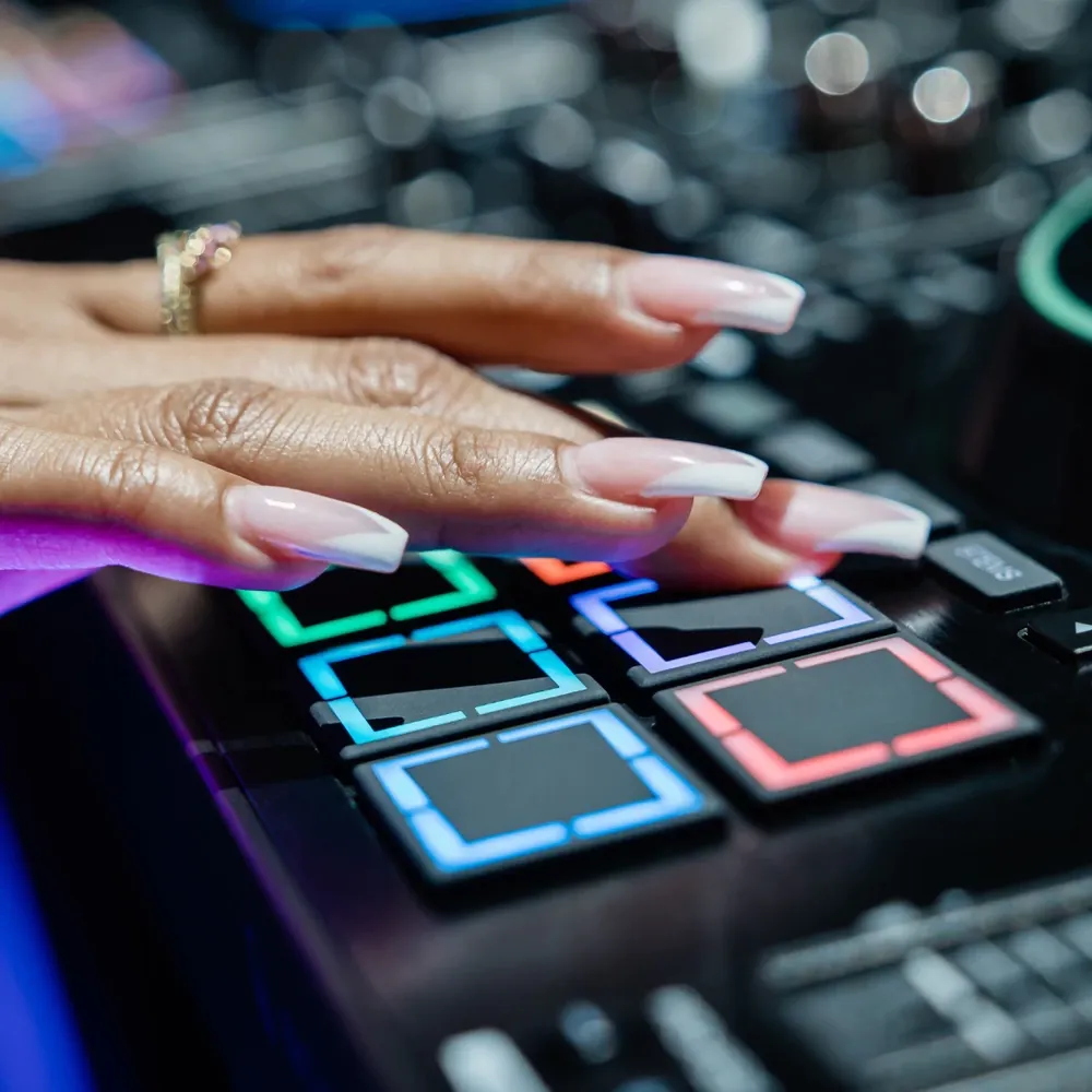 Pads MPCe multizona del Denon DJ PRIME 4 G2