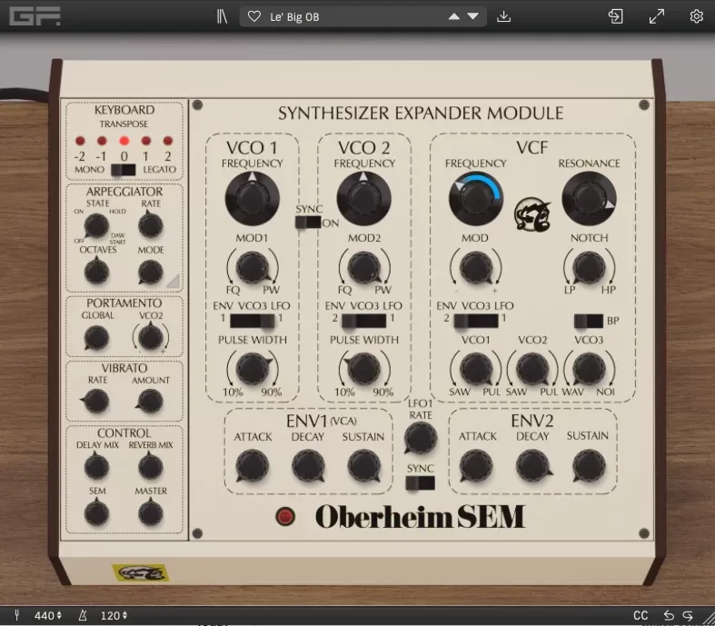 Panel frontal del GForce Oberheim SEM con secciones VCO 1, VCO 2 y VCF
