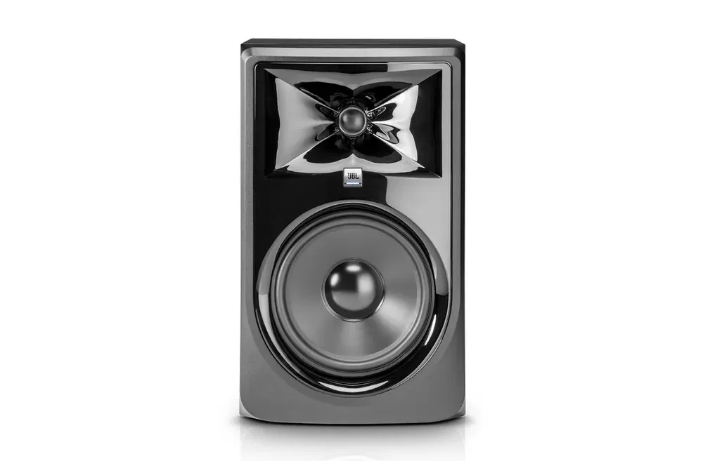 Frente del JBL 308P MkII con su guía de ondas