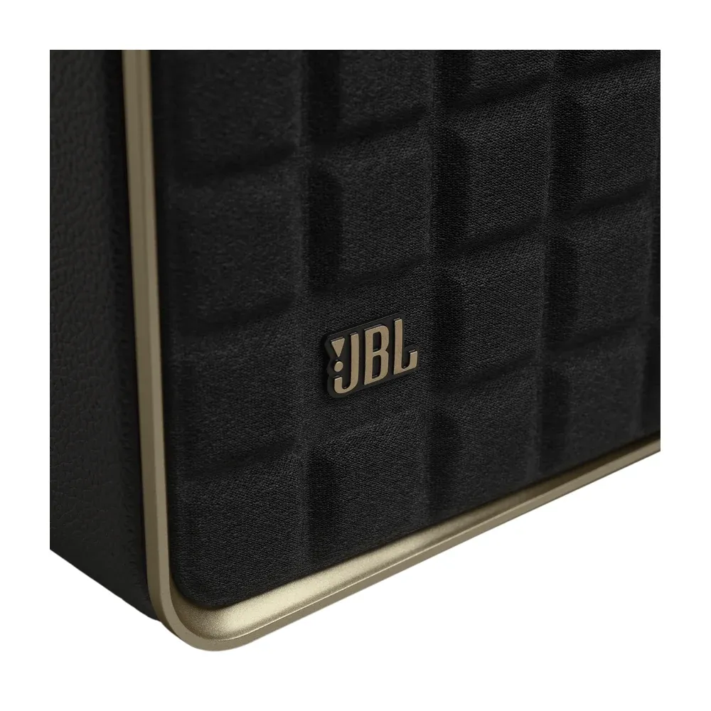 Detalle del revestimiento de cuero y el marco de aluminio del JBL Authentics 500