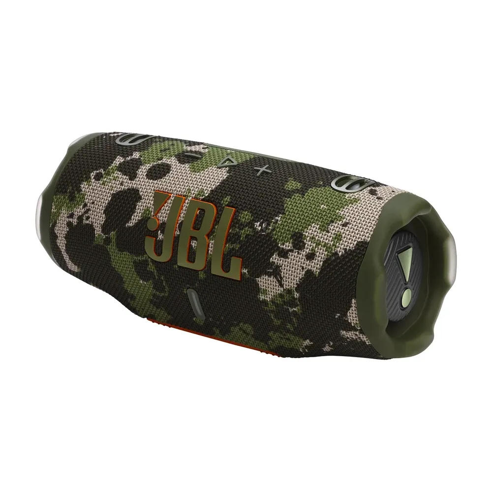 JBL Charge 6 en camuflado, vista de tres cuartos