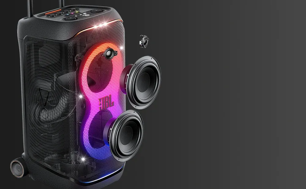JBL PartyBox Stage 320 encendido en medio de una fiesta