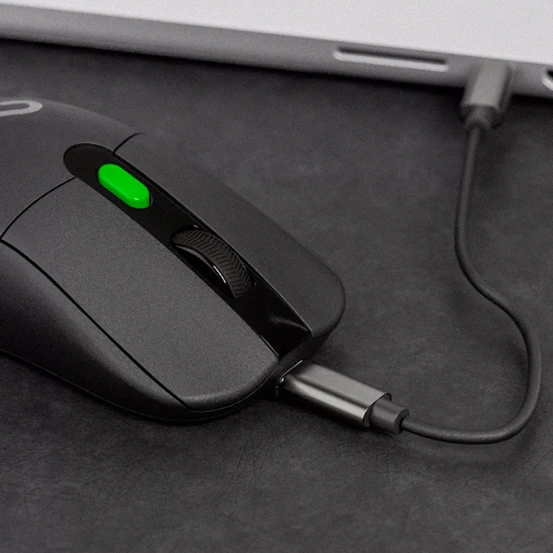 Klip Xtreme Ecolast cargando por USB-C