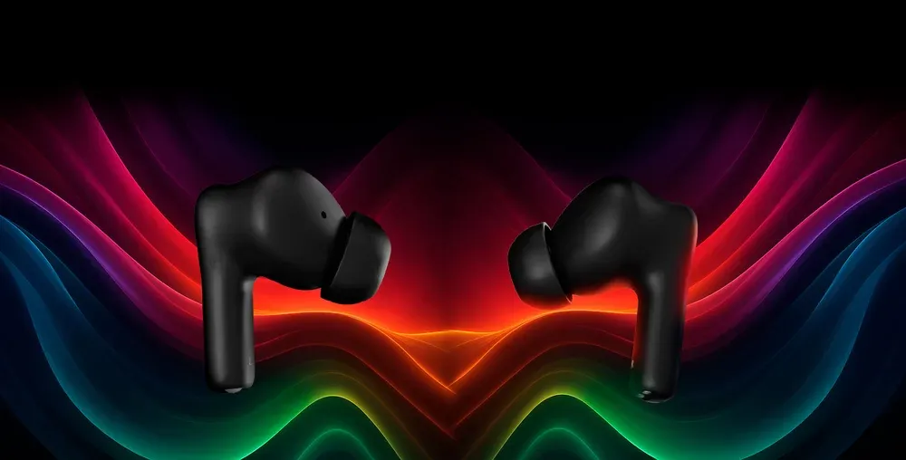 Klip Xtreme EdgeBuds Ultra KTE-850 sobre un fondo de luces de colores