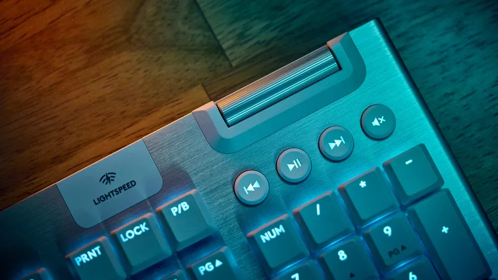 Teclas multimedia del Logitech G915 X