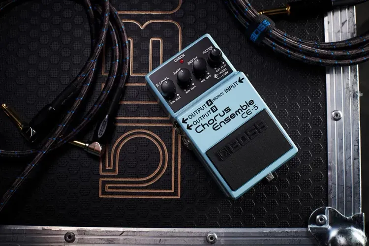 BOSS CE-5 Chorus Ensemble – Controles para moldear el sonido