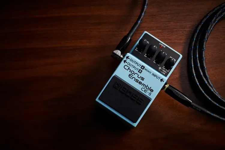 BOSS CE-5 Chorus Ensemble – Estéreo inspirado en el JC-120