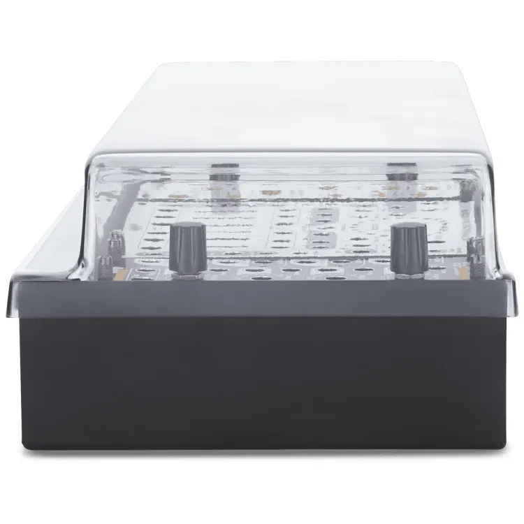 Perfil lateral de la tapa Decksaver sobre el 4ms Pod64X