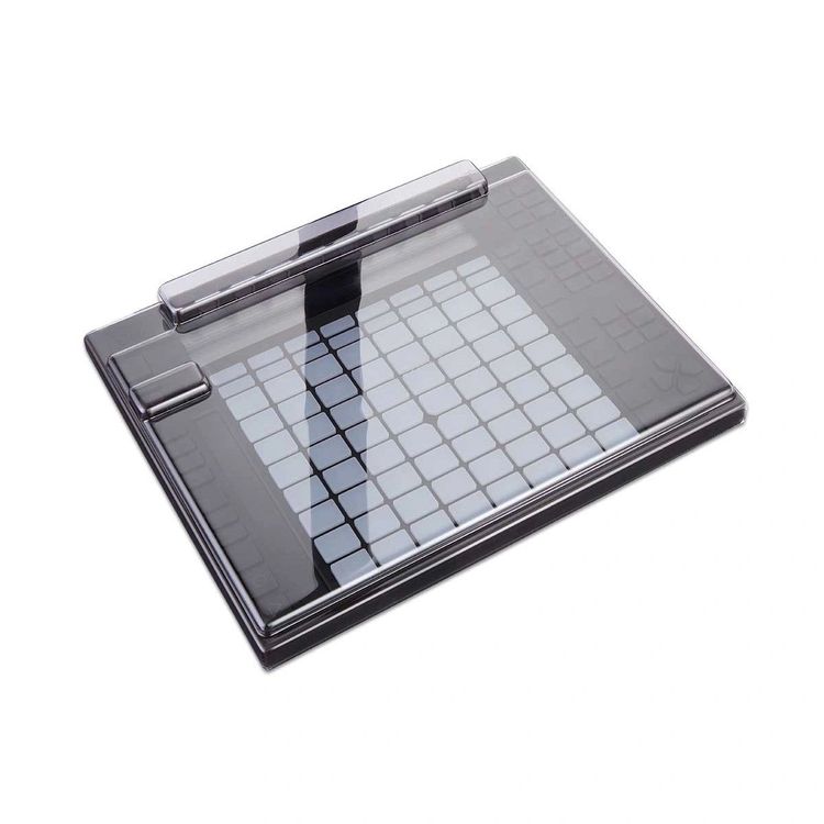 Tapa Decksaver puesta sobre el Ableton Push, vista en tres cuartos