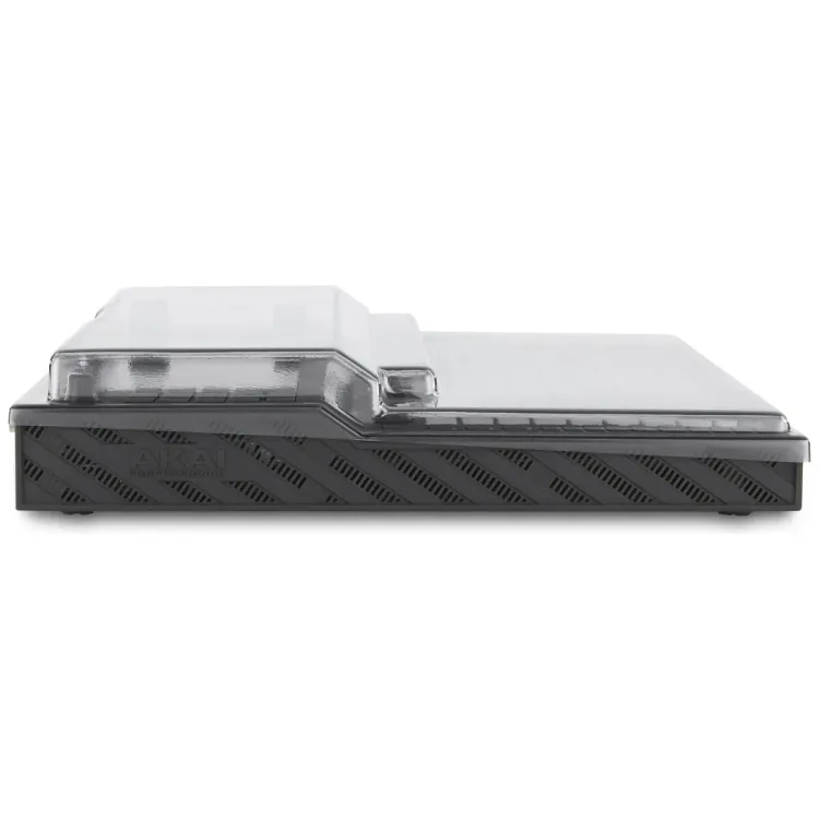 Perfil lateral de la tapa Decksaver sobre el Akai Force