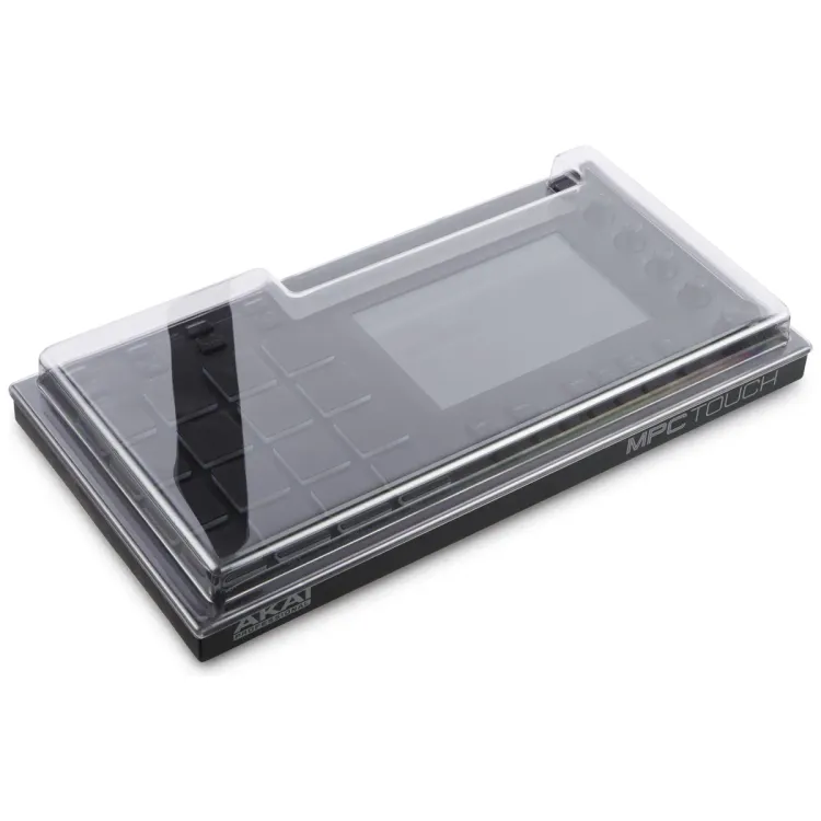 Tapa Decksaver puesta sobre el Akai MPC Touch y MPC Live, vista en tres cuartos
