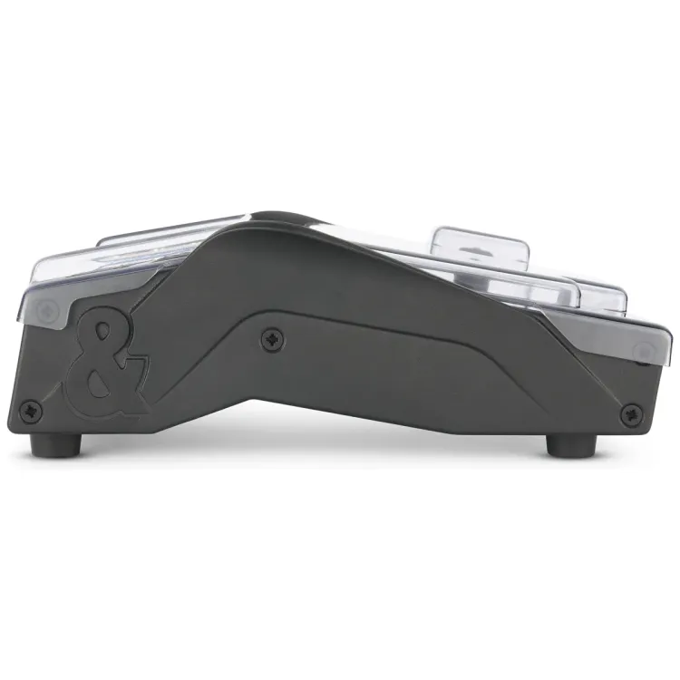 Perfil lateral de la tapa Decksaver sobre el Allen & Heath CQ-12T