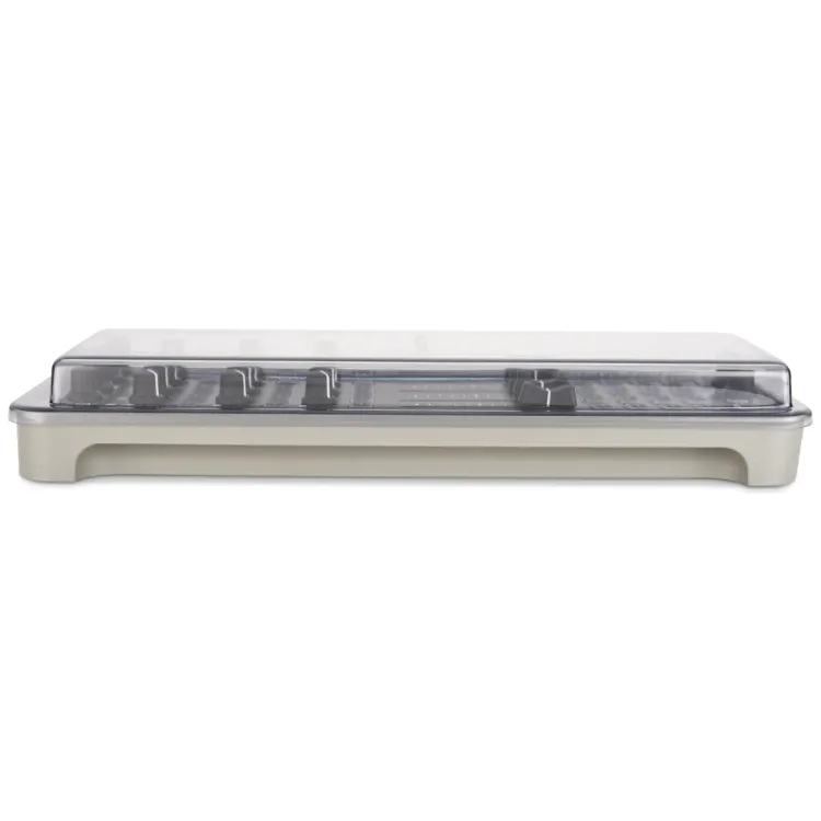 Perfil lateral de la tapa Decksaver sobre el Allen & Heath Xone:K3