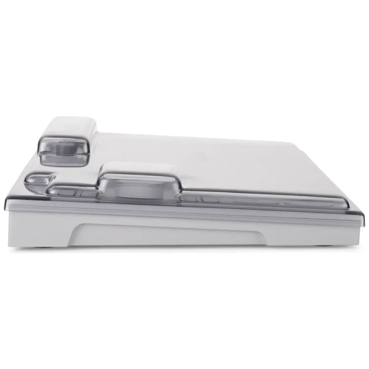 Perfil lateral de la tapa Decksaver sobre el AlphaTheta SLAB