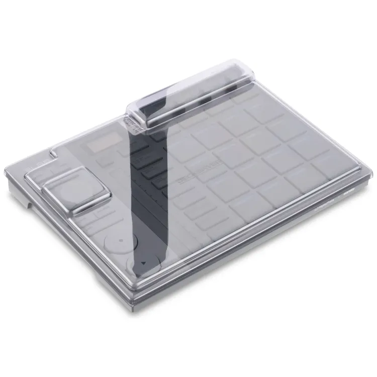 Tapa Decksaver puesta sobre el AlphaTheta SLAB, vista en tres cuartos