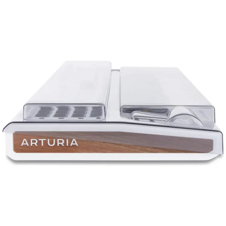 Perfil lateral de la tapa Decksaver sobre el Arturia KeyLab 49 MK2