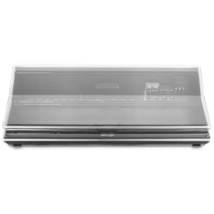 Vista superior del Behringer Eurorack Go con la tapa Decksaver puesta