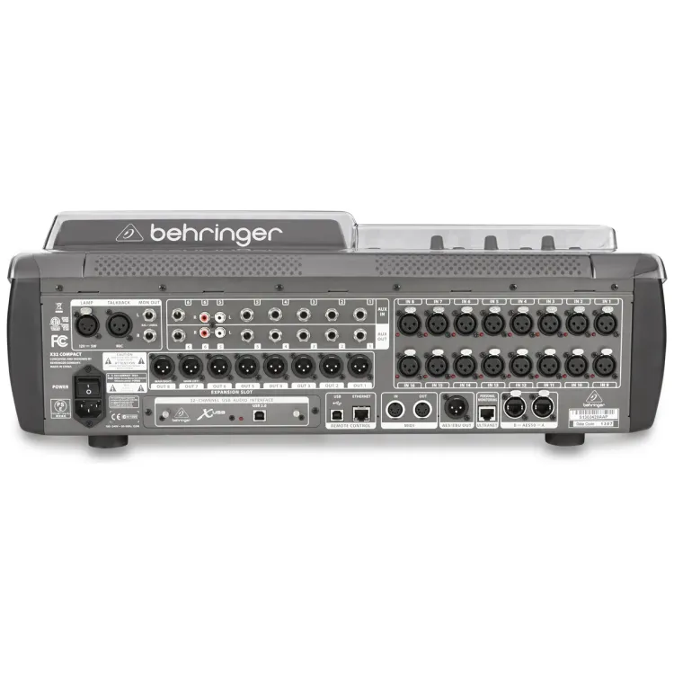 Perfil lateral de la tapa Decksaver sobre el Behringer X32 Compact