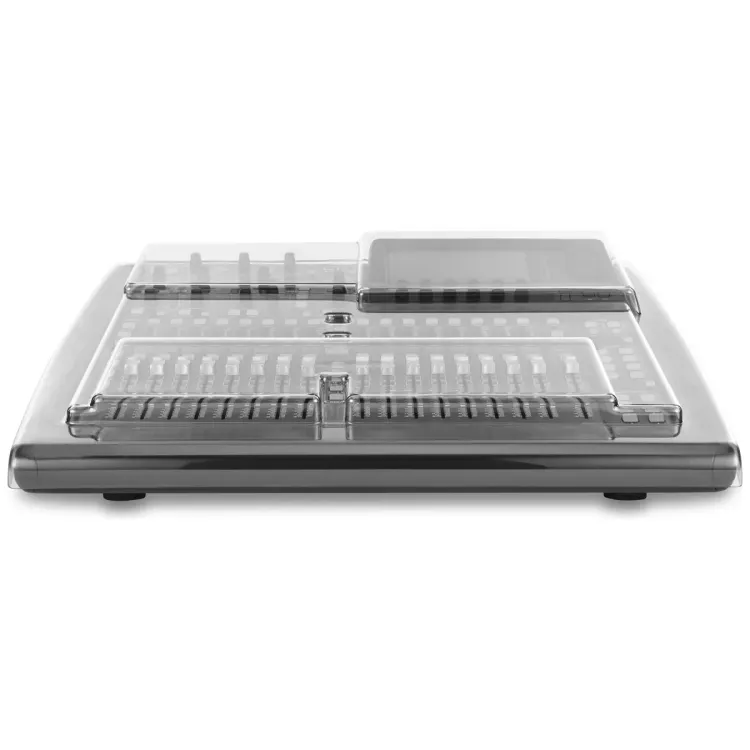 Vista superior del Behringer X32 Compact con la tapa Decksaver puesta