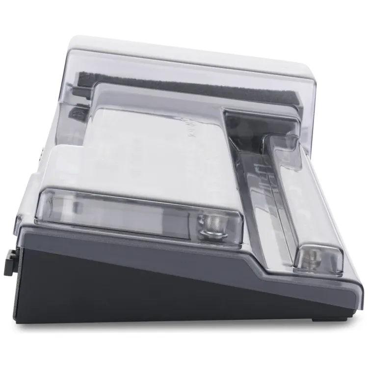 Perfil lateral de la tapa Decksaver sobre el Boss GX-100