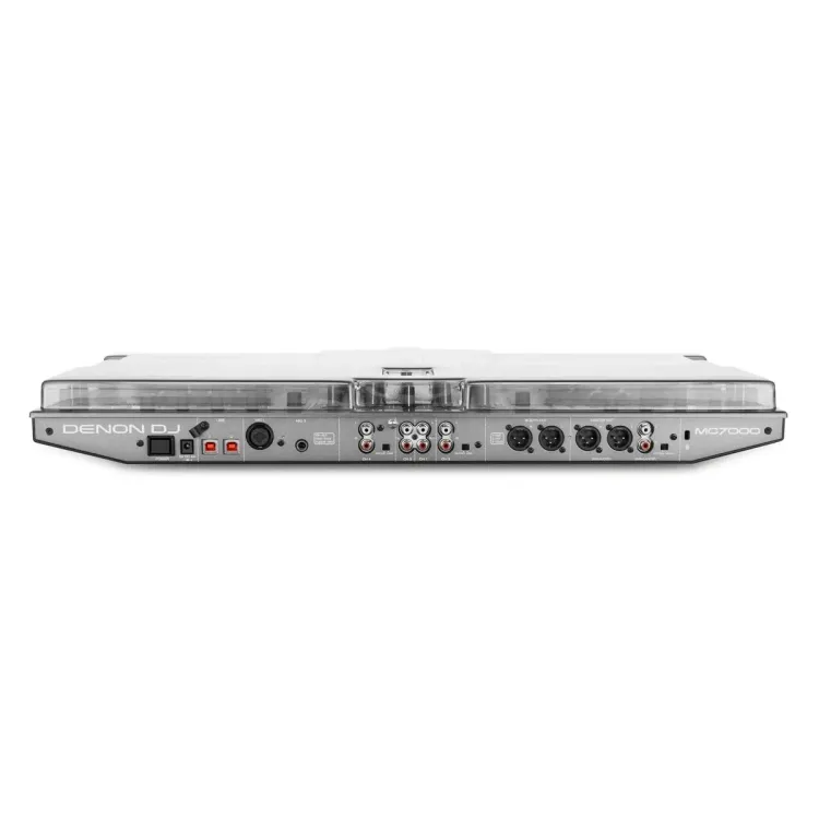Perfil lateral de la tapa Decksaver sobre el Denon DJ MC7000
