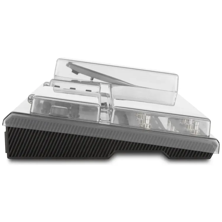 Perfil lateral de la tapa Decksaver sobre el HeadRush Pedalboard