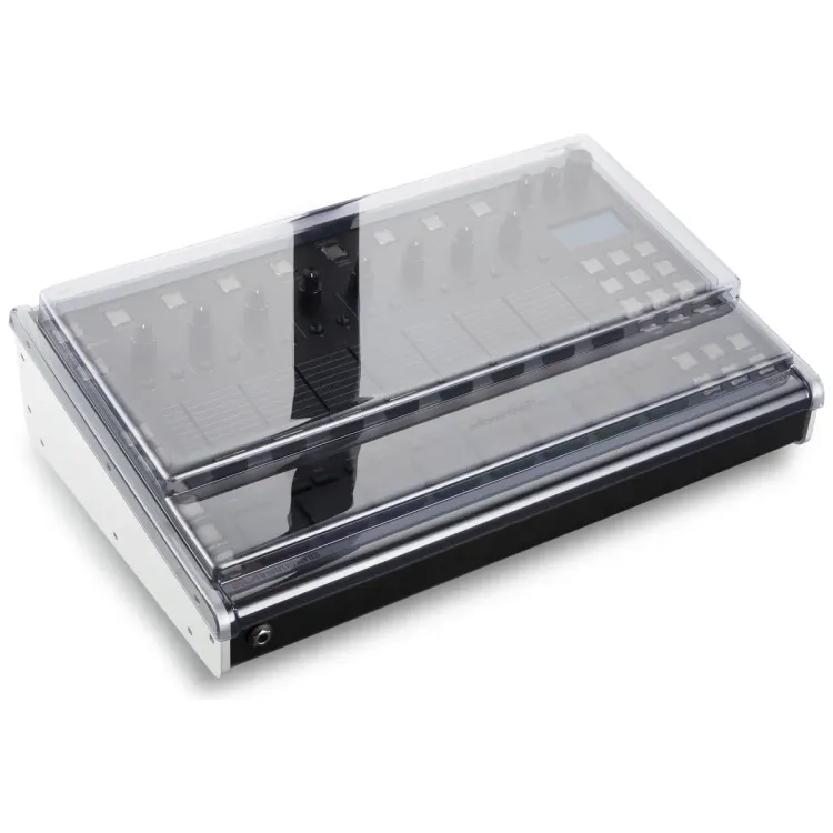 Tapa Decksaver puesta sobre el ISLA Instruments S2400, vista en tres cuartos