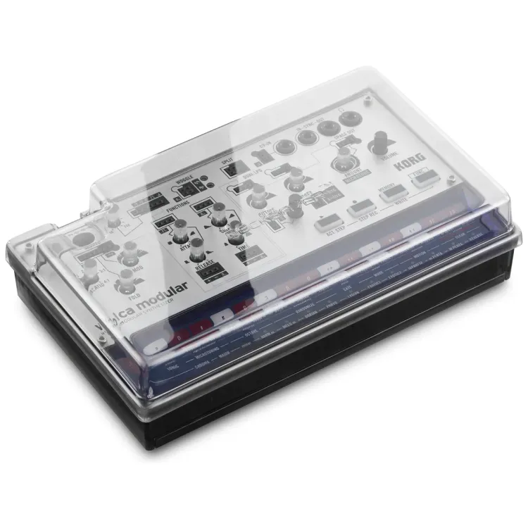 Tapa Decksaver puesta sobre el Korg Volca, vista en tres cuartos