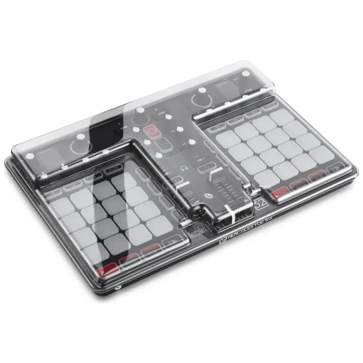 Tapa Decksaver puesta sobre el Hercules P32 DJ, vista en tres cuartos