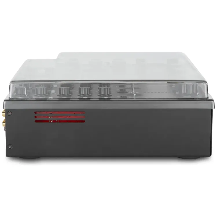 Perfil lateral de la tapa Decksaver sobre el Mastersounds Radius Four Valve