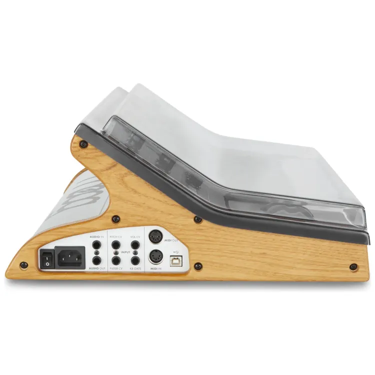 Perfil lateral de la tapa Decksaver sobre el Moog Subsequent 25 y Sub Phatty