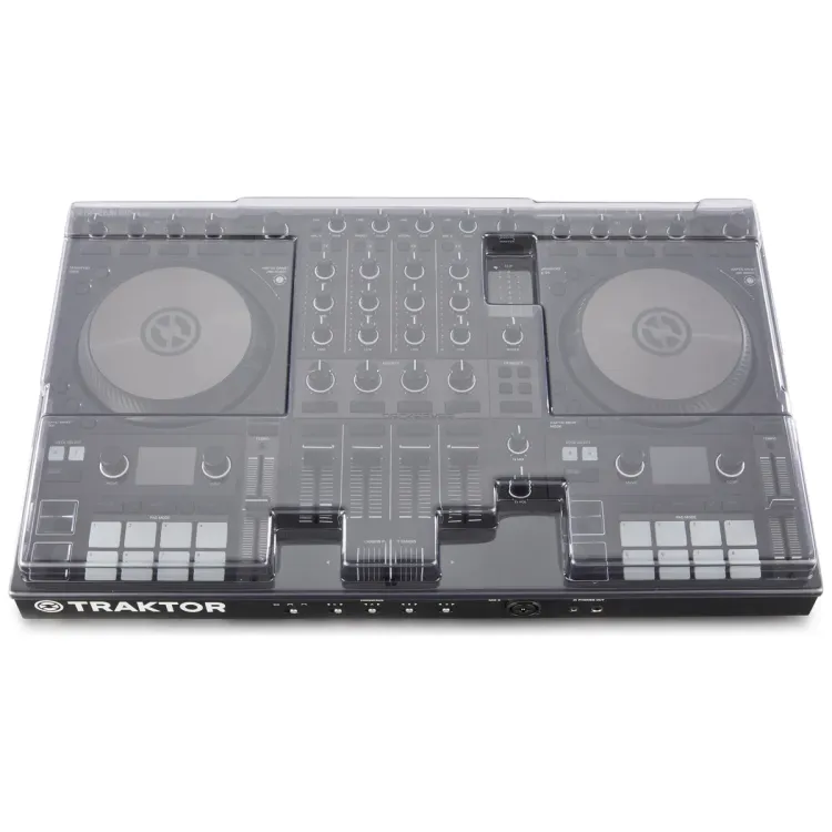 Vista superior del Native Instruments Traktor Kontrol S4 MK3 con la tapa Decksaver puesta