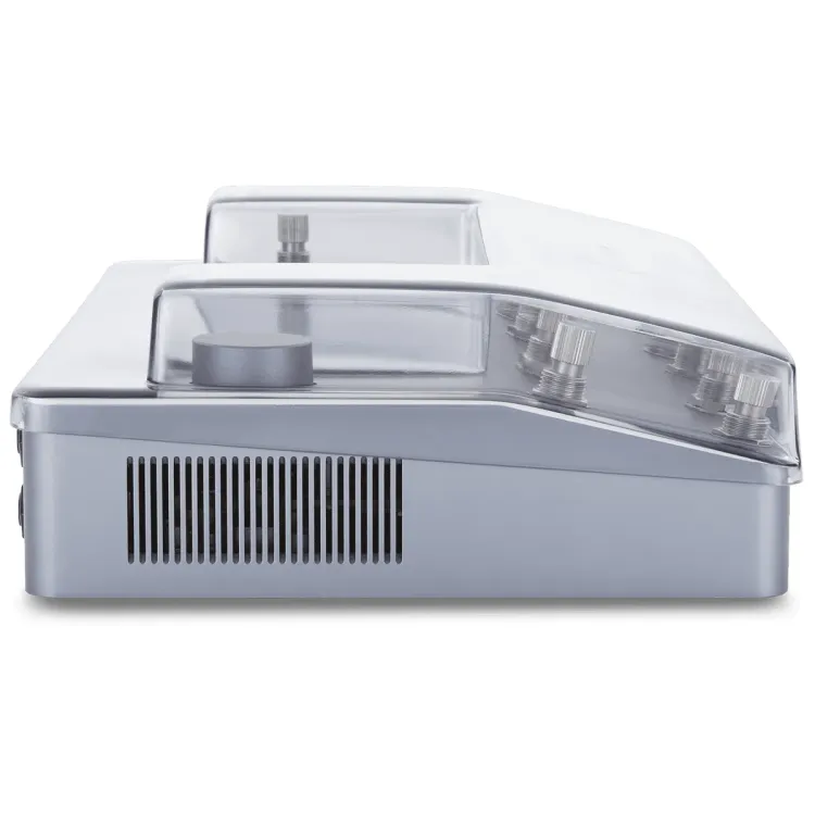 Perfil lateral de la tapa Decksaver sobre el Neural DSP Quad Cortex