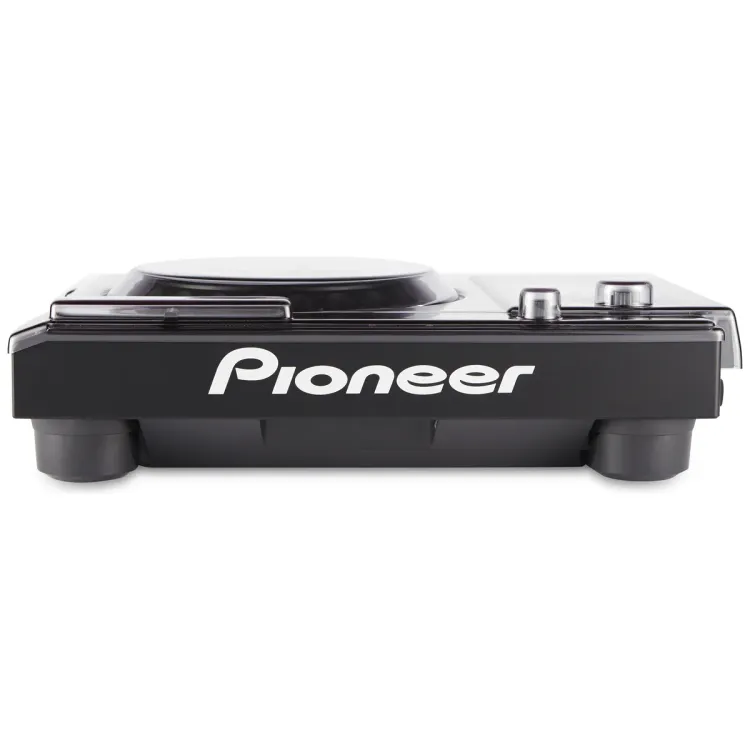 Perfil lateral de la tapa Decksaver sobre el Pioneer DJ CDJ-900