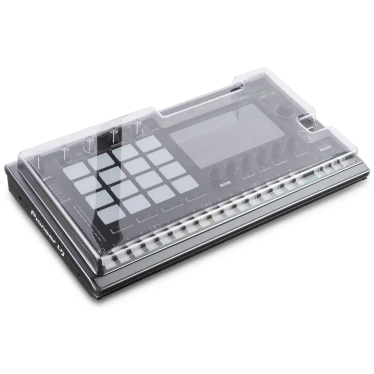 Tapa Decksaver puesta sobre el Pioneer DJ TORAIZ SP-16, vista en tres cuartos