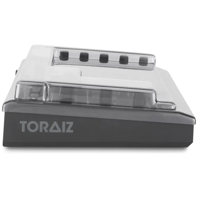 Perfil lateral de la tapa Decksaver sobre el Pioneer DJ Toraiz Squid