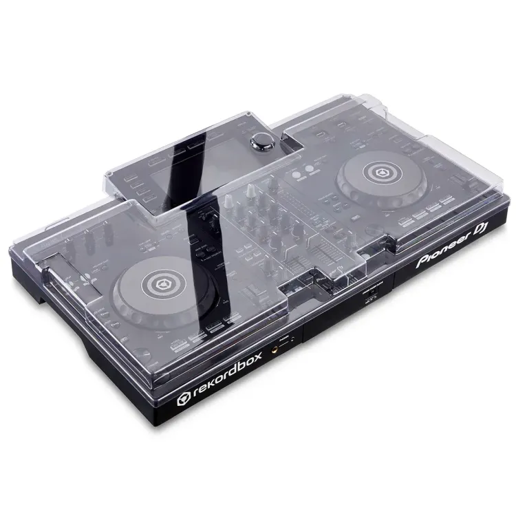 Tapa Decksaver puesta sobre el Pioneer DJ XDJ-RR, vista en tres cuartos