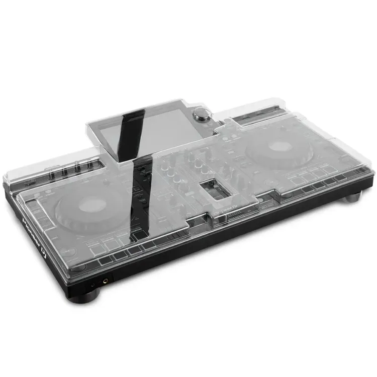 Tapa Decksaver puesta sobre el Pioneer DJ XDJ-RX3, vista en tres cuartos