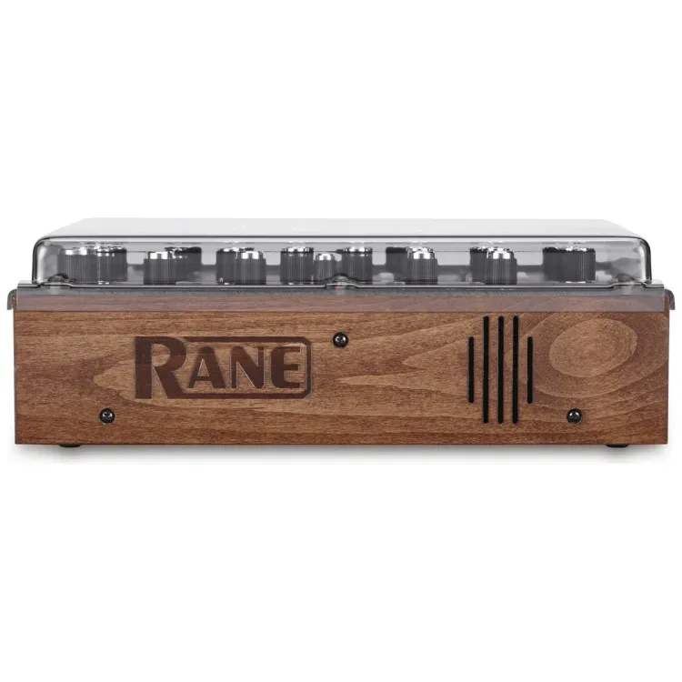 Perfil lateral de la tapa Decksaver sobre el Rane MP2014