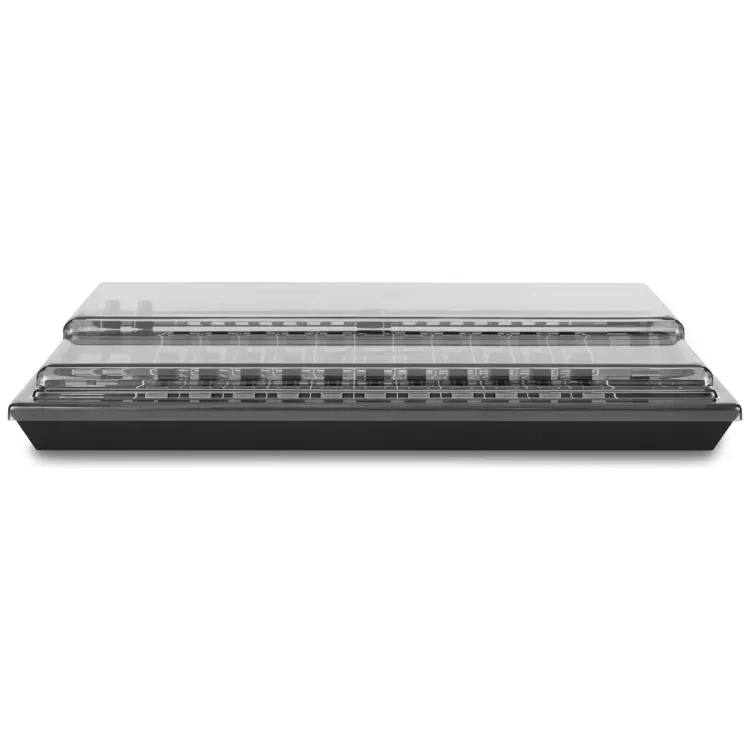 Vista superior del Roland AIRA MX-1 con la tapa Decksaver puesta