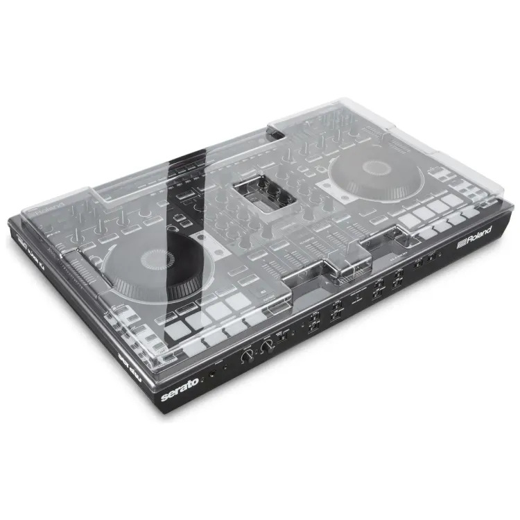 Tapa Decksaver puesta sobre el Roland DJ-808, vista en tres cuartos