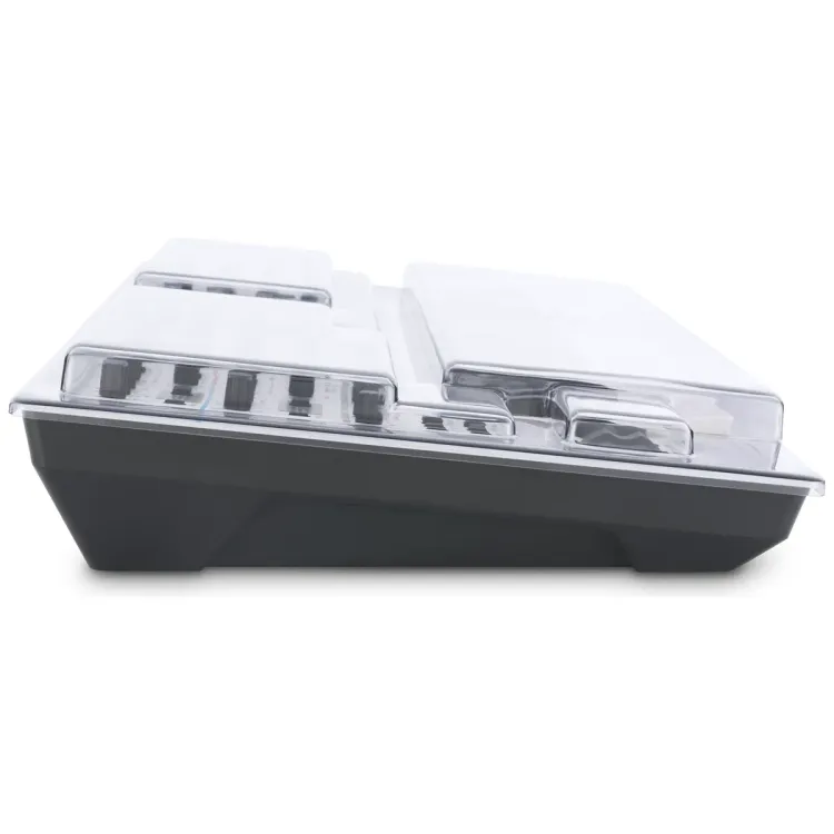 Perfil lateral de la tapa Decksaver sobre el Roland GAIA 2