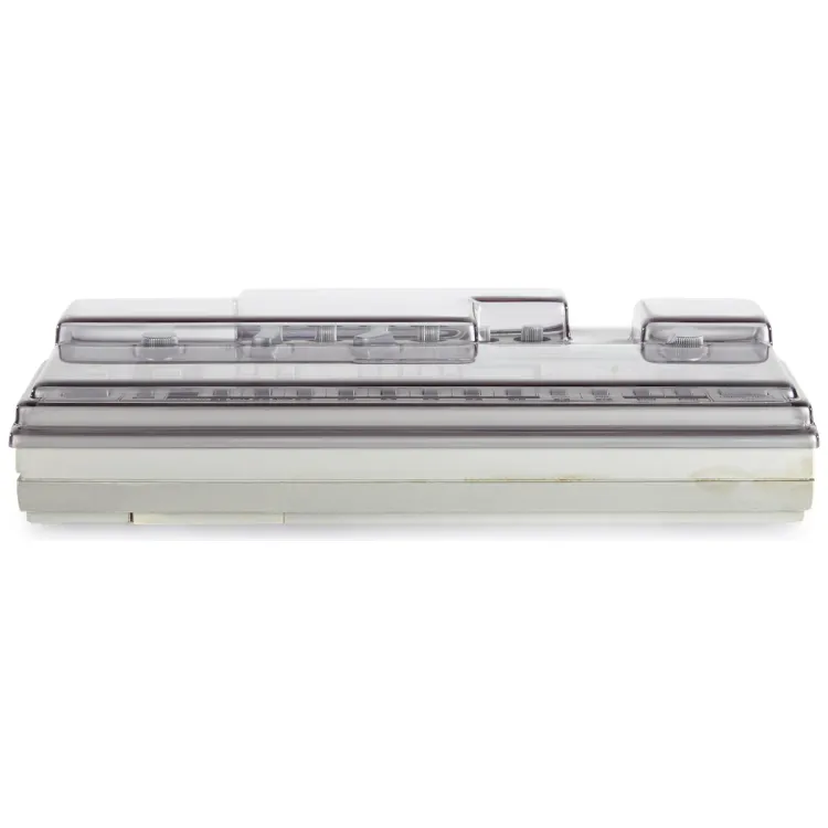 Vista superior del Roland TB-303 con la tapa Decksaver puesta