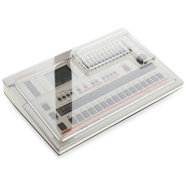 Tapa Decksaver puesta sobre el Roland TR-707 y TR-727, vista en tres cuartos