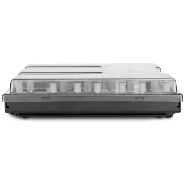 Perfil lateral de la tapa Decksaver sobre el Solid State Logic UC1
